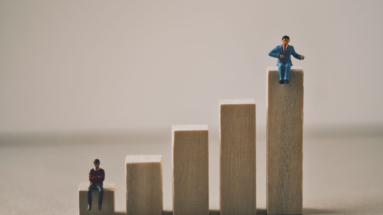 【2026年最新】「年収800万円超の高給取り」が多い業界ランキング…1位は47.2％、最下位はわずか2.8％という現実