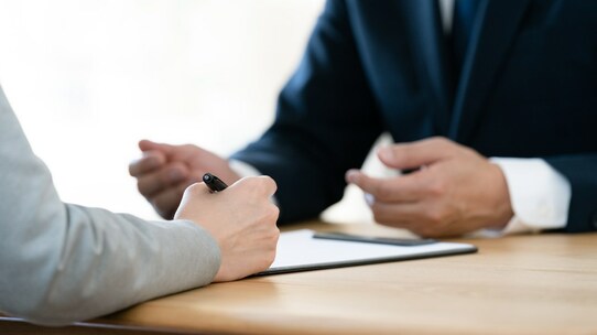 不動産投資を始めるなら「産休前か育休前」がいい…営業マンのアドバイス【女性MRの資産運用事例】