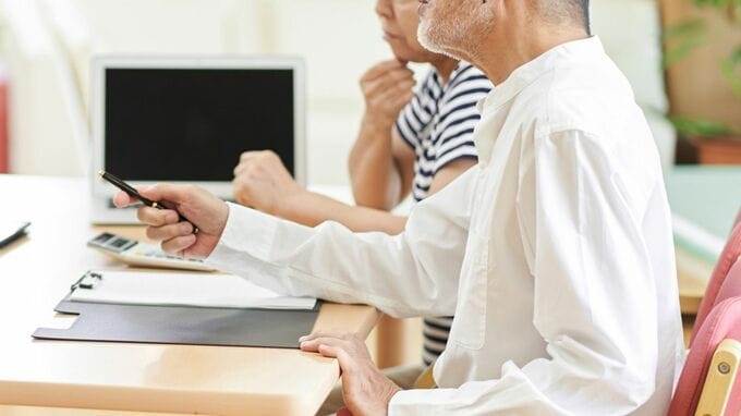 「いつまで家にいるつもりなんだ…」〈年収430万円・63歳父〉、貯金1,200万円の37歳息子に切り出した一言