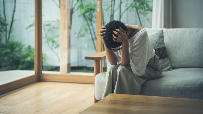 年金10万円・80代の母、老人ホームで逝去…50代長女「正直安堵した。でも、自責の念で苦しい」と語る、切なすぎる理由