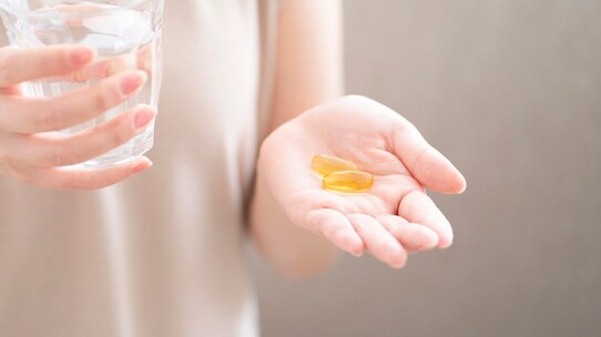 安易に試すと危険!「豊胸サプリメントの闇」を医師が解説