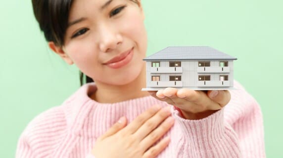 家賃保証会社とは？滞納時の流れや費用などオーナー向けの注意点を解説