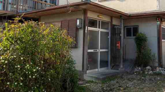 「母さん、同じものがいくつもあるよ…」〈年金月15万円・82歳女性〉半年ぶりに帰省した息子が感じた“違和感”