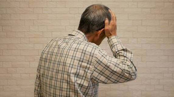 「子の借金、知らなかった…」年収1,500万円の国家公務員だった父が、70歳で自己破産。引き金は〈1通の督促状〉