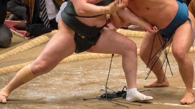 ウクライナ出身力士が初優勝した九州場所、「合計2,000本超」もの懸賞が集まったワケ【解説：エコノミスト宅森昭吉氏】