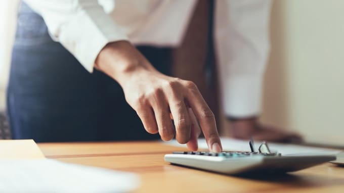 特例事業承継税制…贈与税の「納税猶予」の手続きと計算例