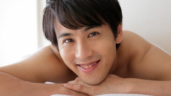 おびただしい数の26歳妻の自撮り写真に混じっていた「全裸男」…不倫相手の会社に突撃した31歳サレ夫。被害者のはずが、すべてを失ったワケ【弁護士の実録】