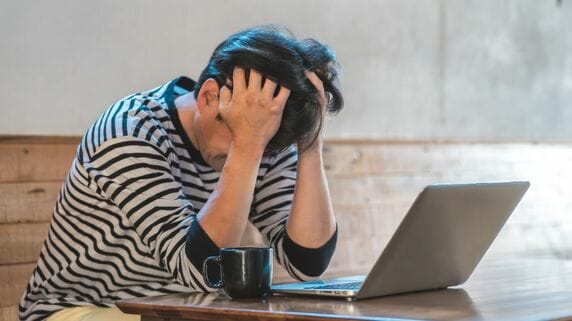 調子に乗りすぎました…「個別株投資」の利益で老後安泰から一転、〈退職金2,000万円〉62歳男性を地獄へ突き落とした“ナンピン買い”【1級FPが警告】