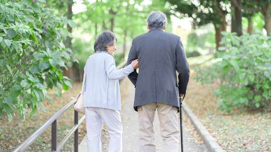 「老後に2,000万円必要」の真意。人生100年時代を乗り切る「5つの貯蓄術」とは