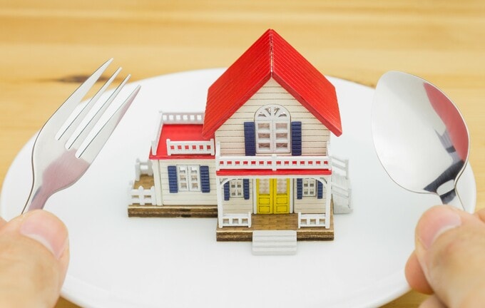 兄が継いだ実家に「8千万円」もの価値が！だまされた弟は…