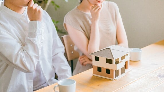 納税者の負担増は「仕方がない」のか？住宅価格高騰で広がる米国の〈減税論〉。今こそ考えたい、日本の「固定資産税のあり方」【国際税理士が解説】