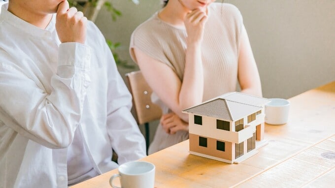 納税者の負担増は「仕方がない」のか？住宅価格高騰で広がる米国の〈減税論〉。今こそ考えたい、日本の「固定資産税のあり方」【国際税理士が解説】
