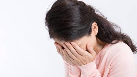 なんか悲しい…（※写真はイメージです／PIXTA)