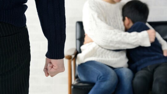 「ママ、暑いよ」泣き叫ぶ子どもに「エアコンをつけたら地球が壊れる!」…30歳妻、“モラハラ夫を黙らせた”離婚調停での強烈な一打【弁護士が解説】
