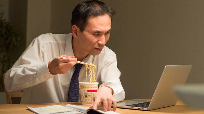 同期の月給、50万円弱だが…まじめに働く40代非正規社員、ヤサグレ不可避な「衝撃の給与額」