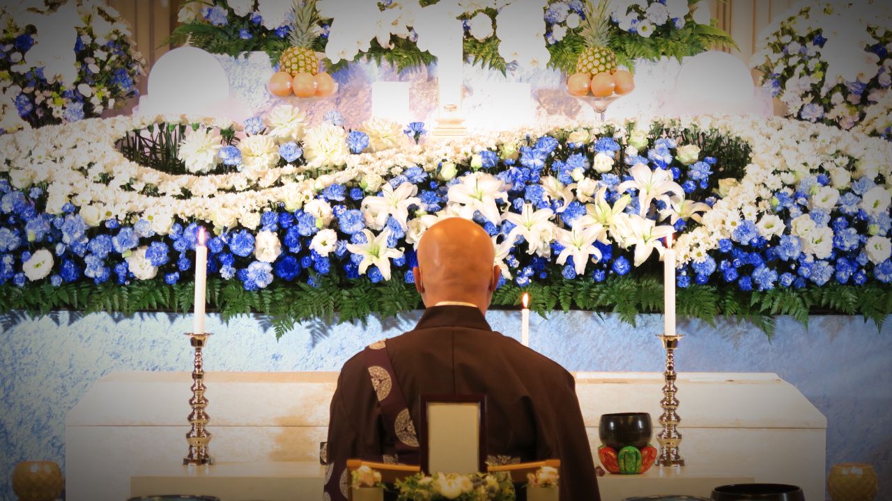 なんで誰も来ないんだ…82歳で逝った元教員の伯父。「立派な葬儀」のはずが想定外、閑散としていたワケ