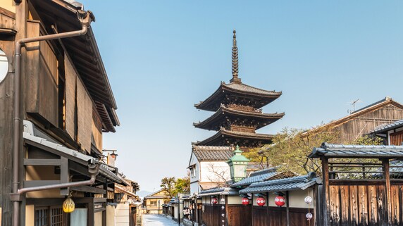 外国人2人に1人は日帰り⁉ 京都が「宿泊需要」を取り逃すワケ