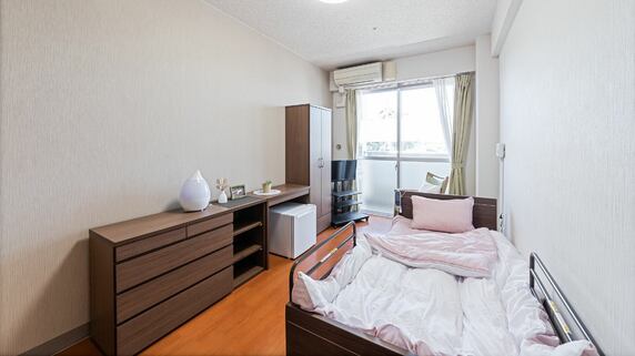 「帰りたい」要介護2の父、〈入所3日〉で泣きながら電話…面会に行った長男が「言葉を失った理由」