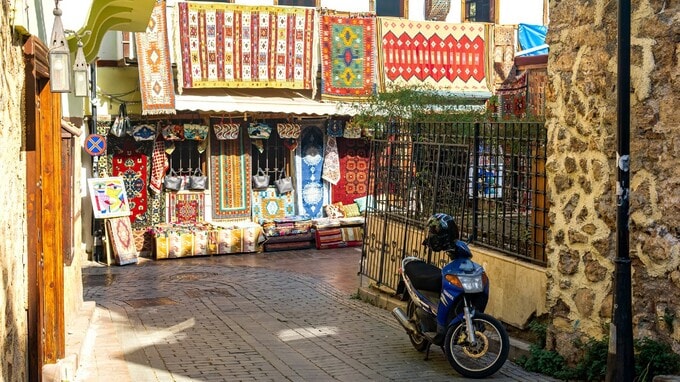 前年比70％物価上昇…「超インフレ」でもトルコリラ安定の謎【国際金融アナリストが解説】