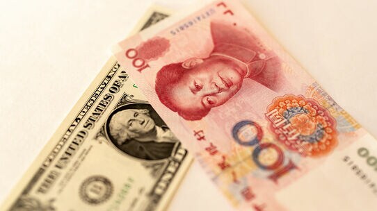 中国は人民元安と貿易戦争に勝てるか