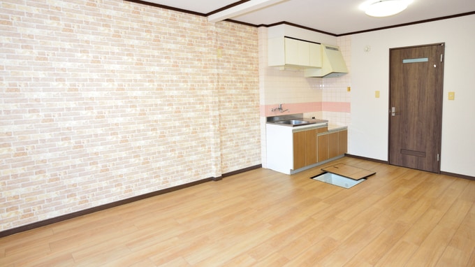 アクセントクロス等を活用した節約リフォームの実例