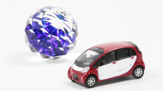 鉱工業生産7月低下も堅調 車の進化が下支え リチウムイオン電池に注目
