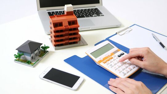 建物の減価償却|耐用年数、計算方法等の基礎知識と注意点【税理士が解説】