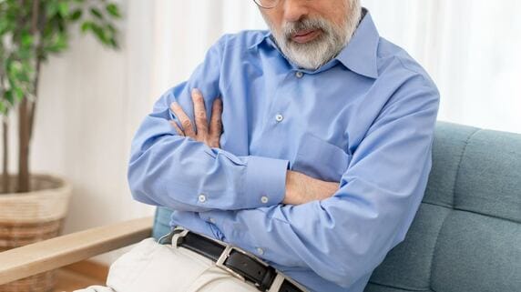 「金庫が空っぽなんだけど…？」久々の帰省で“異変”に気づいた48歳娘。〈年金7万円〉85歳父の口から出た“衝撃の一言”