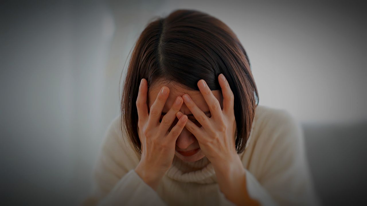 父なんて、いなくなればいい…〈月収28万円・46歳〉のひとり娘が号泣。〈年金月15万円・77歳〉の父を残し実家を出た「壮絶すぎる現実」
