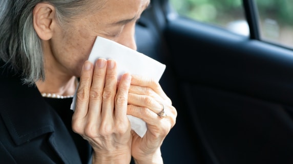 多額の借金を重ねた親の死に絶望しかけたが…負債の相続を免れる「相続放棄」「限定承認」2種類の手続きの内容と注意点【司法書士が解説】