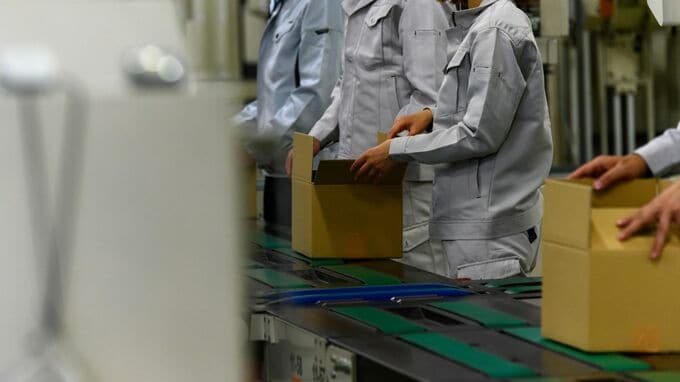 大晦日なんて私には関係ありません…年収800万円・普通の会社員だった68歳男性。年金と貯金で“悠々老後”のはずが、50歳年下の学生アルバイターとともに「時給1,400円」を稼ぐワケ