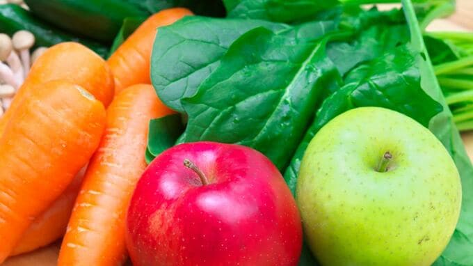 緑内障の悪化を防ぐには？緑内障によい「栄養素」や摂取方法【眼科専門医が解説】