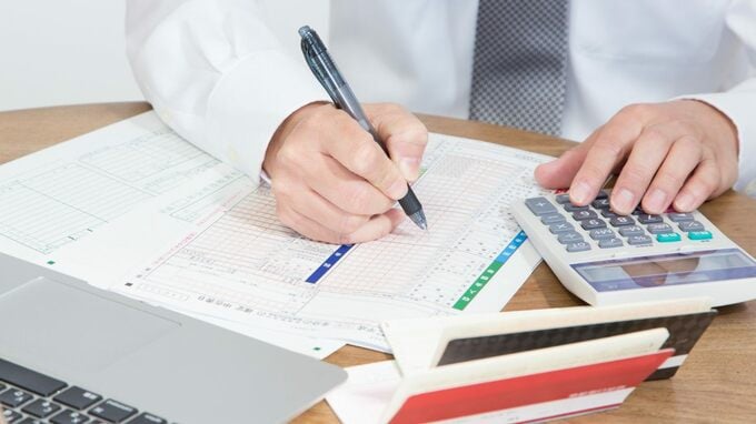 【確定申告】副業収入「300万円超」でも“帳簿なし”なら雑所得!? 納税額が大きく変わる「事業所得か、雑所得か」の分かれ目【税理士が解説】