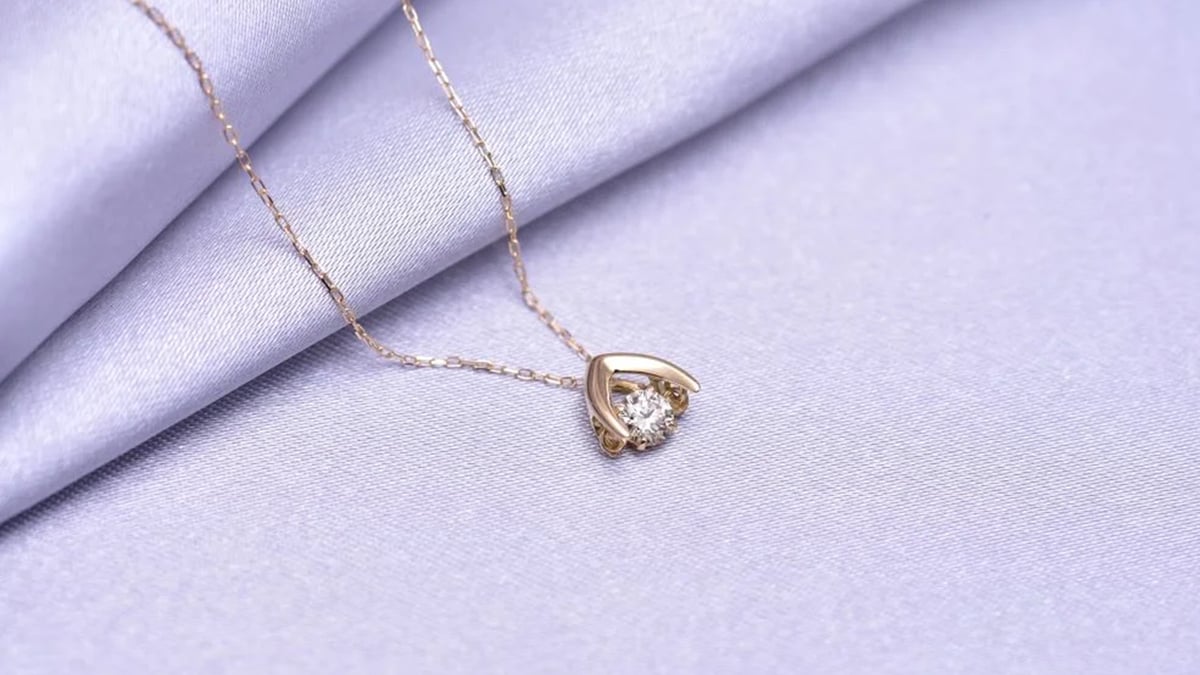 母の遺品整理で出てきた「金のネックレス」…形見分けでそのまま