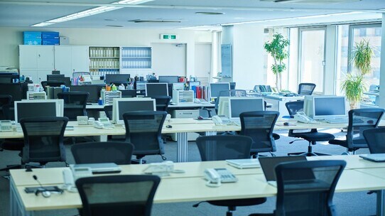 社員が新型コロナで…給与支払いや有休消化はどうすればよい?