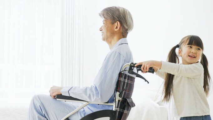 愛人問題、兄弟喧嘩…老人ホーム隔離では解決しない当然の結論