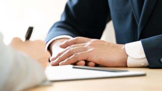 「保険会社に勤める人は自社の保険に入りたがらない」衝撃の事実…民間医療保険は加入不要と断言できる“これだけの理由”【保険のプロが解説】
