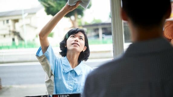上はエリート、下はIT世代、「特別な能力がない」と自嘲する40代在日中国人が辿り着いた〈コンビニ経営〉…急増する中国人店主と、日本人が去った“過酷現場”の穴埋め