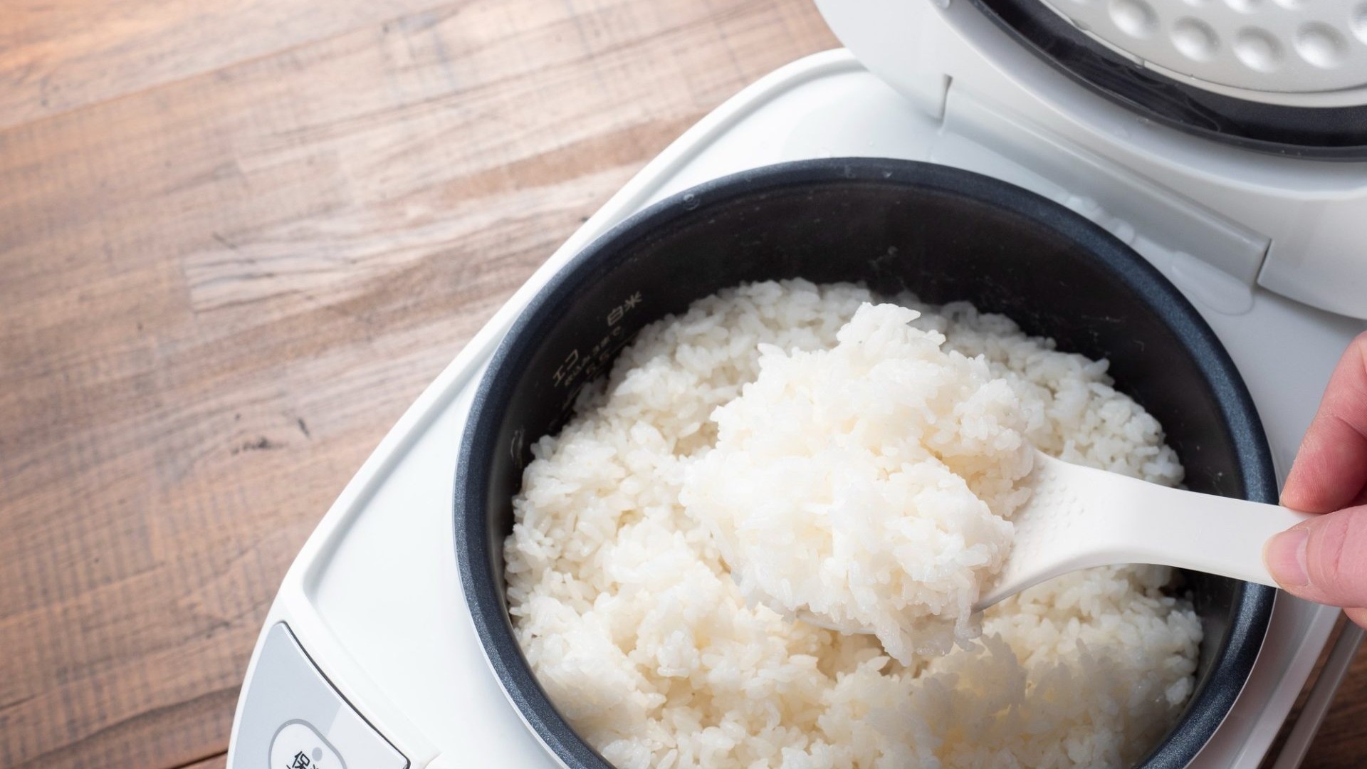 日本人の米離れは炊飯器で解決できる？水や米の軽量不要…。炊飯器の「新たな進化」