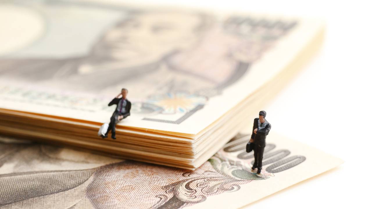 「同じ年収500万円なのに!?」…日本のサラリーマン〈30年前の手取り額〉との落差に愕然