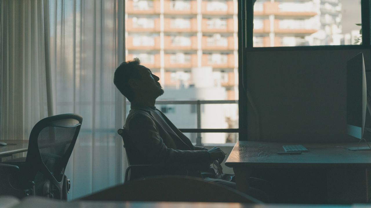 昼過ぎに起き、食事はUber Eats、風呂は3日に1回…〈資産1億円〉でFIREした40歳独身男性。「あれ…」親友の子どもの“無邪気な笑顔”に突きつけられた〈残酷な現実〉