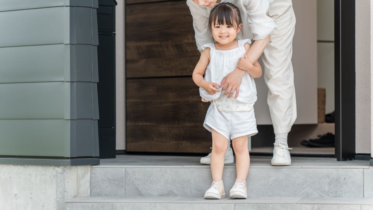 「パパ、いってらっしゃい！」…娘の見送りに目を合わせられない〈月収70万円・41歳会社員父〉が隠す秘密。朝7時に家を出たあと、“会社に向かわない”理由