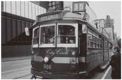 メルボルン市内を走る環状トラム