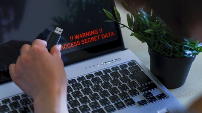 「反省しています」は嘘だった…叱責翌日に退職届、そして消えた重要書類。裏切りの元マネージャーを追い詰める“会社からの法的措置”【弁護士が解説】