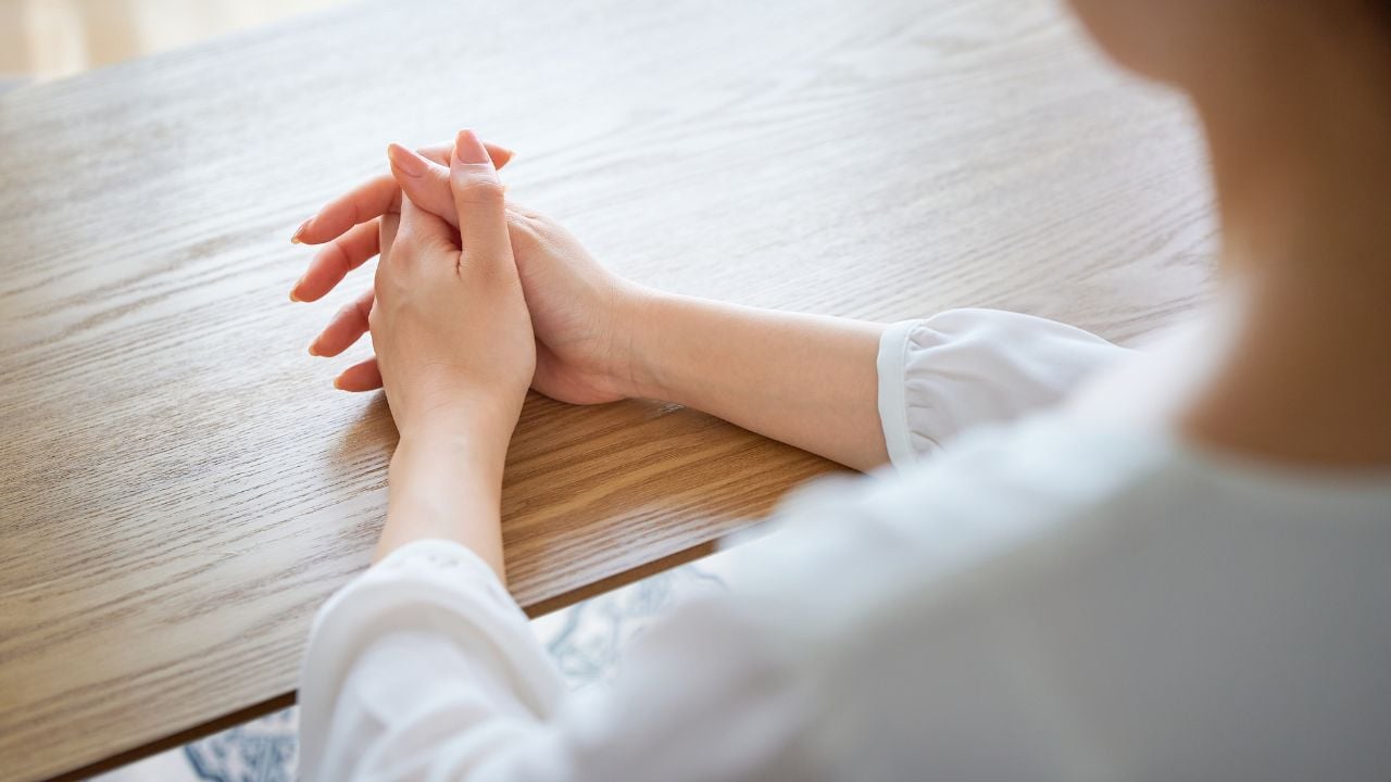 「親不孝者です…」実家へ仕送り月15万円。上場企業に勤める41歳独身ひとりっ子、年金月8万円・66歳母から貼られた〈レッテル〉