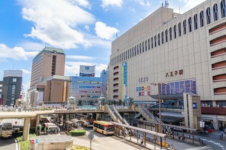 （JR八王子駅前／PIXTA）