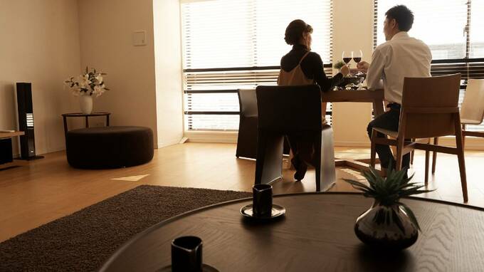 夫の昇進を喜べない…世帯年収1,500万円以上のパワーカップル「4割が離婚を意識」、背景に潜む「キャリア・対等性・時間資本」 の問題