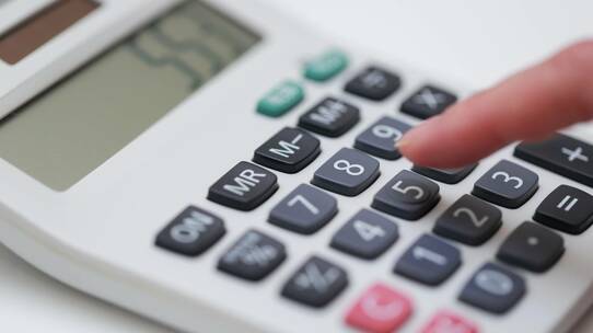 起業してすぐ「年収650万円超」を稼ぐにはまず「自分の価格」を決めるべき理由