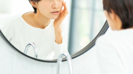 「まぶたが下がってきたな」…目の症状から「脳の異常」が見つかったケース【眼科医が解説】