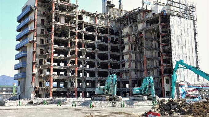 オンボロマンション、自分の寿命が尽きるまで暮らす…70代・年金月15万円の熟年離婚組バツイチ男性が、シミだらけの部屋に住み続ける〈切なすぎる事情〉